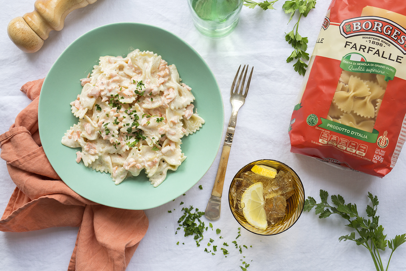 Borges - Farfalle with smoked salmon and cream